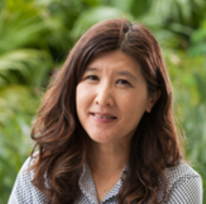 headshot Lynne Nakano