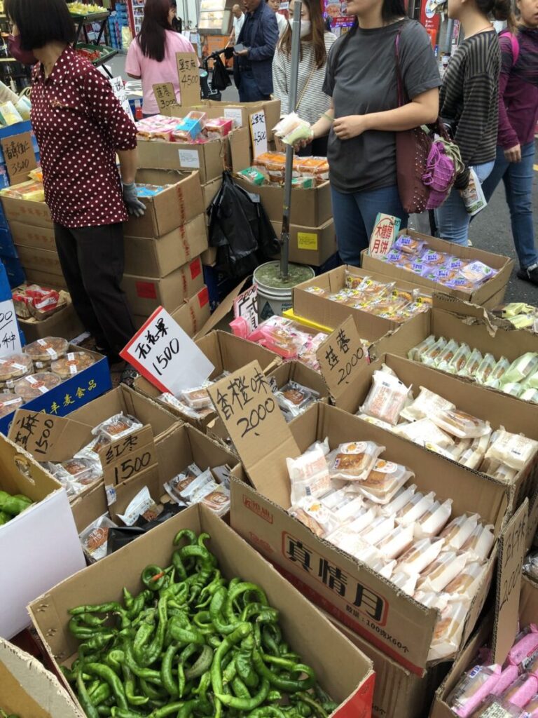 Ambiguous Signaling: Filtering through Race and Language